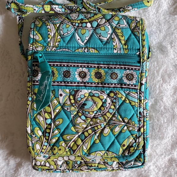 Vera Bradley NWOT Mini Hipster in Peacock - Picture 2 of 5